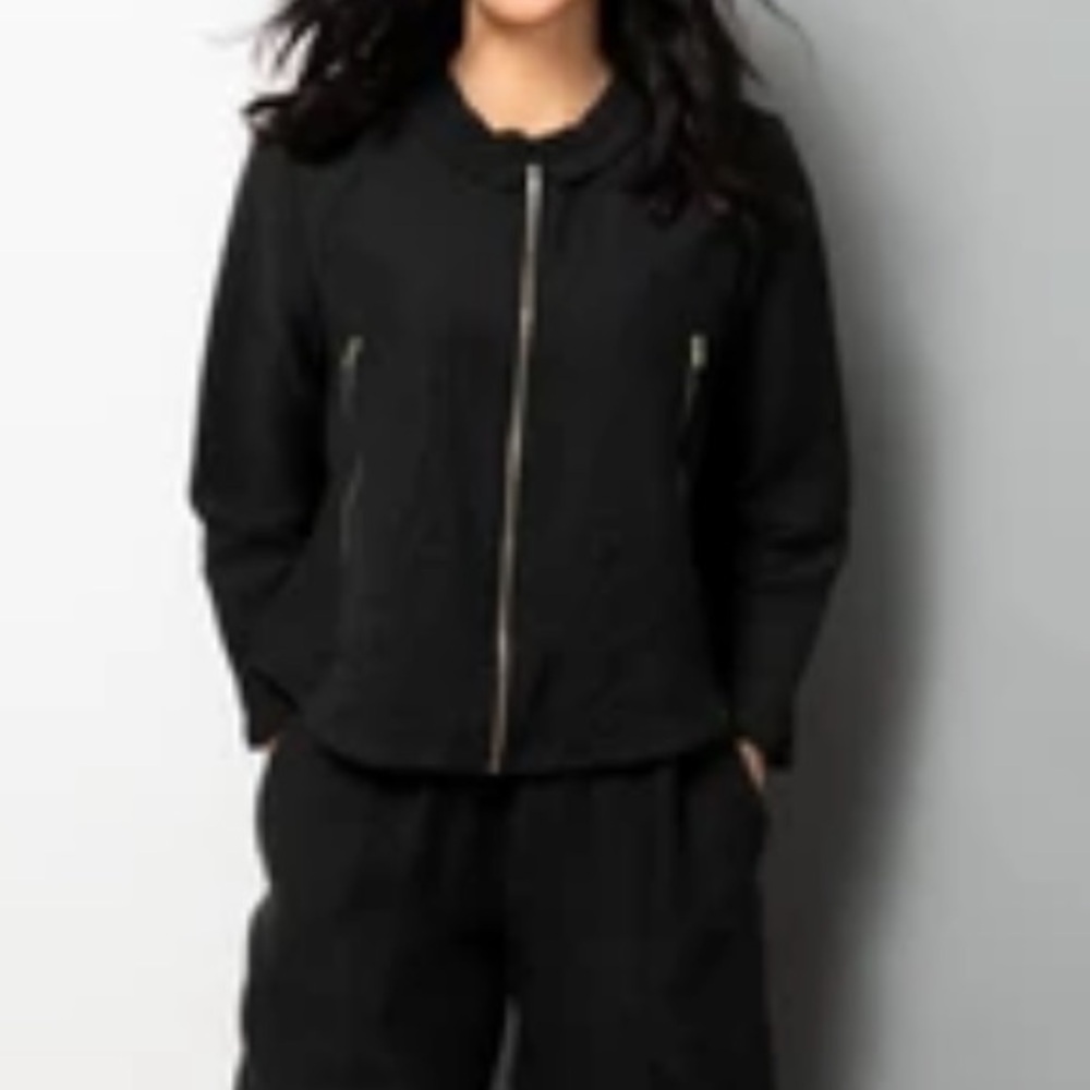 KIYO Women’s Contemporary Top Size Large